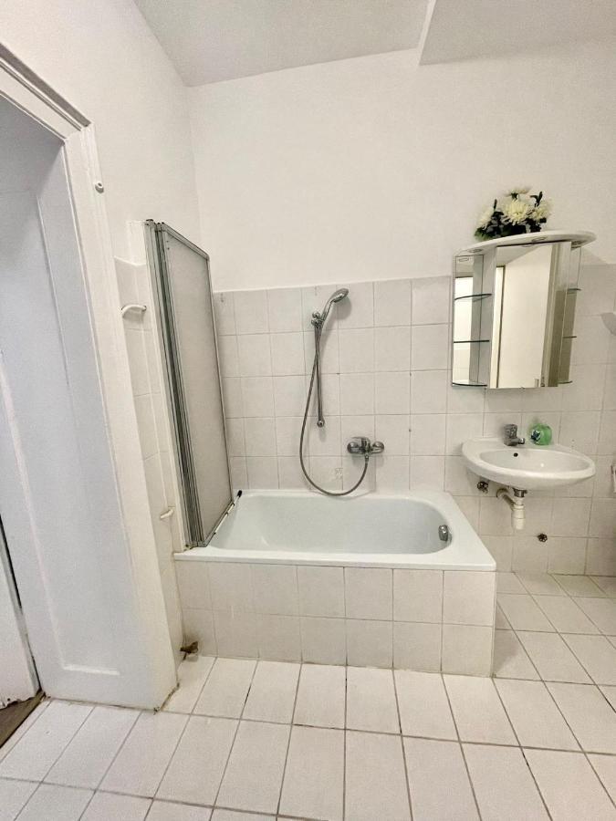 Premier Triple Room Mz Вена Экстерьер фото